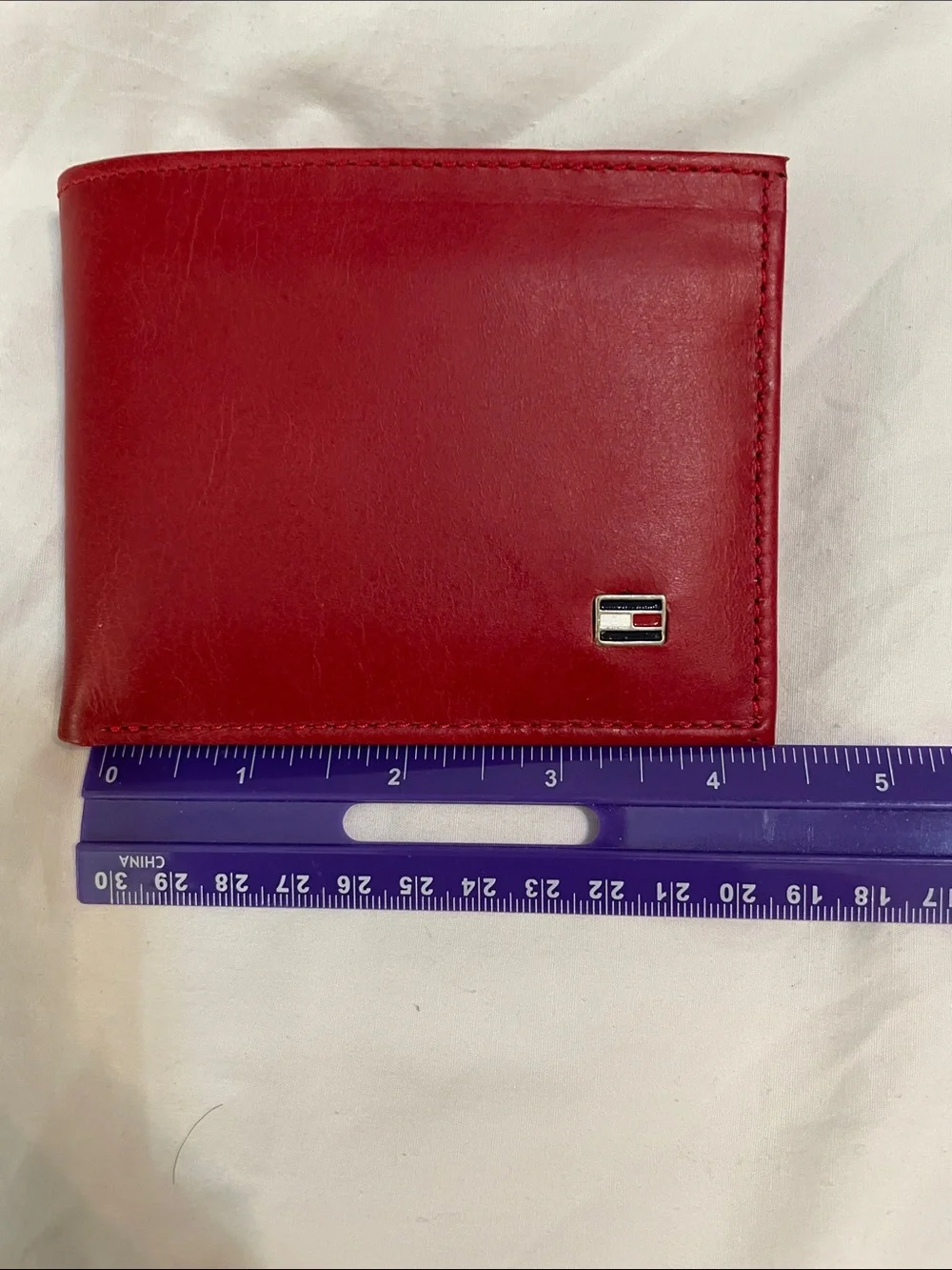 Tommy Hilfiger Red Leather Wallet with Logo Plaque